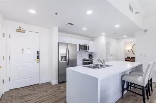 Photo #3: 2469867 Listing 