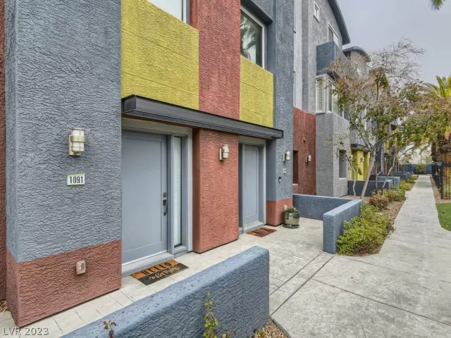 MLS: 2469884 Condo For Sale