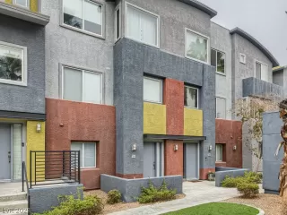 Photo #1: 2469884 Listing 