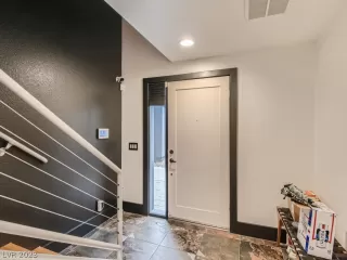 Photo #2: 2469884 Listing 