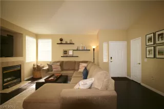 Photo #5: 2469898 Listing 