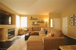 Photo #6: 2469898 Listing 