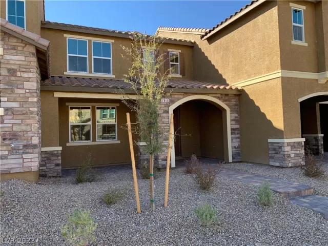 MLS: 2469932 Condo For Sale