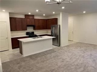 Photo #4: 2469932 Listing 