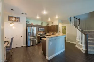 Photo #2: 2469951 Listing