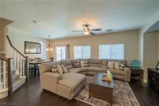 Photo #5: 2469951 Listing