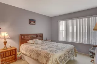 Photo #5: 2469962 Listing