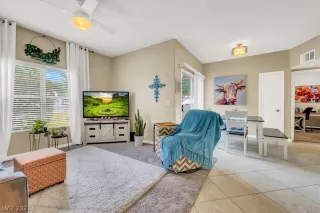 Photo #4: 2469969 Listing