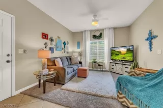 Photo #5: 2469969 Listing