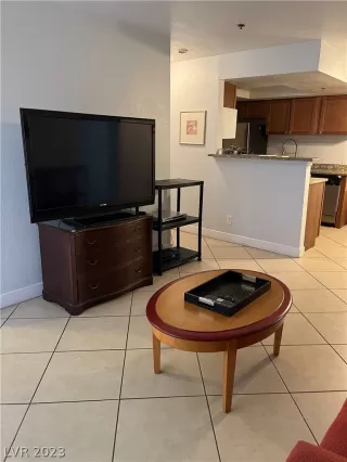 Photo #2: 2469975 Listing 