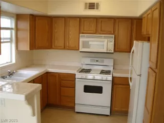 Photo #6: 2469991 Listing 