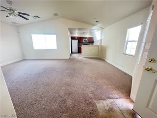 Photo #2: 2469993 Listing 