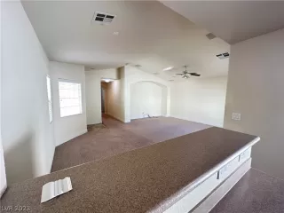 Photo #5: 2469993 Listing 