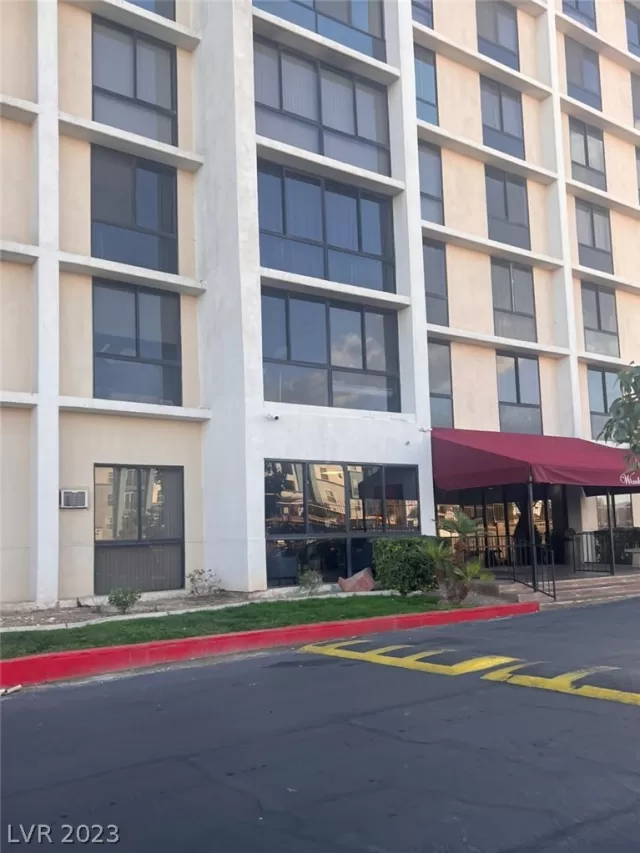 MLS: 2469999 Condo For Sale