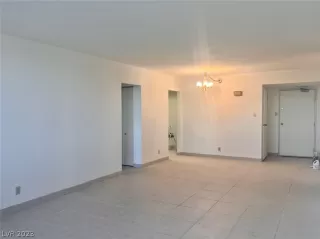 Photo #2: 2469999 Listing 