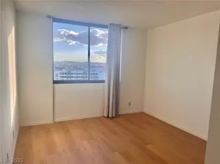 Photo #3: 2469999 Listing 