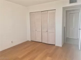 Photo #4: 2469999 Listing 