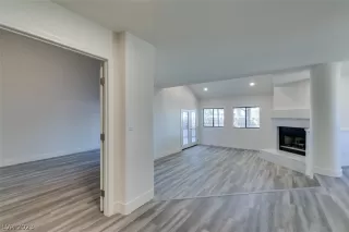 Photo #6: 2470013 Listing 