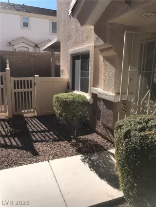 Photo #1: 2470026 Listing 