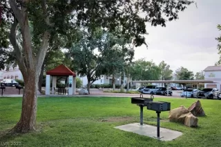 Photo #1: 2470038 Listing