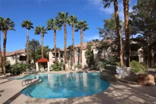 Photo #2: 2470038 Listing