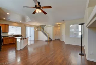 Photo #3: 2470047 Listing 