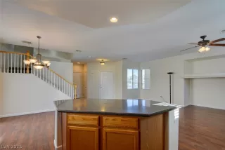 Photo #4: 2470047 Listing 