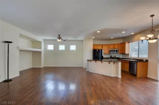 Photo #5: 2470047 Listing 