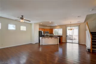 Photo #6: 2470047 Listing 