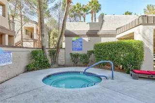 Photo #3: 2470062 Listing