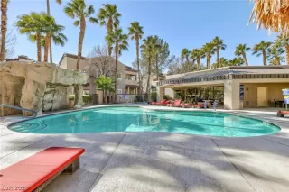 Photo #6: 2470062 Listing