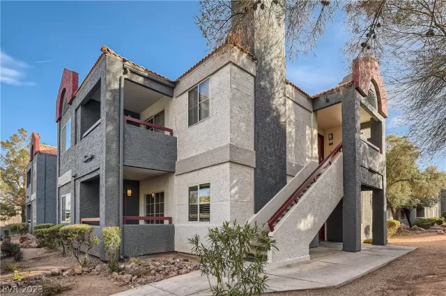 MLS: 2470068 Condo For Sale