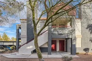 Photo #1: 2470068 Listing 