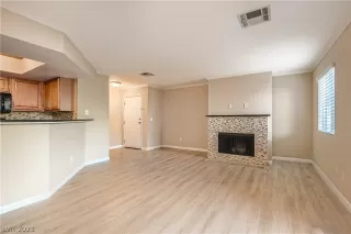 Photo #2: 2470068 Listing 