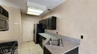 Photo #6: 2470072 Listing