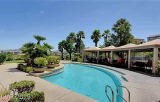 Photo #2: 2470100 Listing 