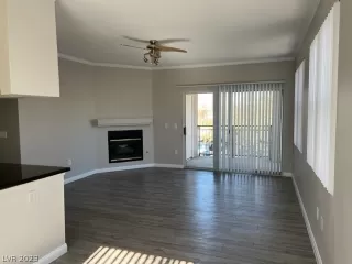 Photo #5: 2470100 Listing 