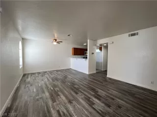 Photo #4: 2470162 Listing 