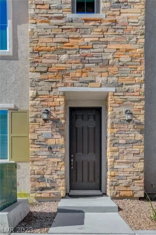 Photo #2: 2470216 Listing