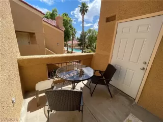 Photo #6: 2470239 Listing 