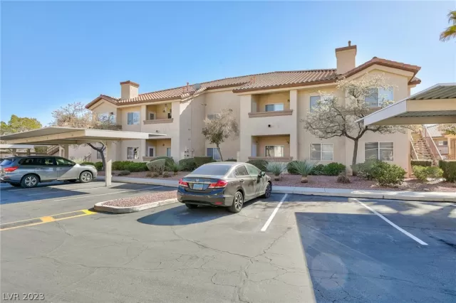 MLS: 2470242 Condo For Sale