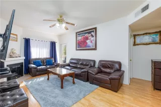 Photo #4: 2470242 Listing