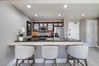 Photo #2: 2470251 Listing