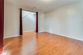 Photo #3: 2470252 Listing