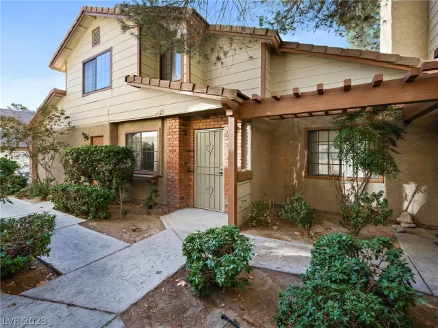 MLS: 2470266 Condo For Sale