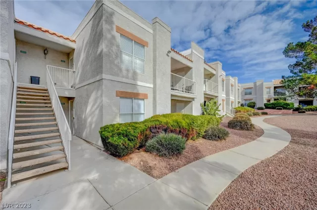 MLS: 2470275 Condo For Sale