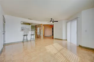 Photo #5: 2470275 Listing 