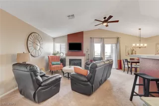 Photo #2: 2470288 Listing