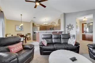 Photo #3: 2470288 Listing