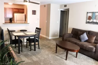 Photo #4: 2470294 Listing 